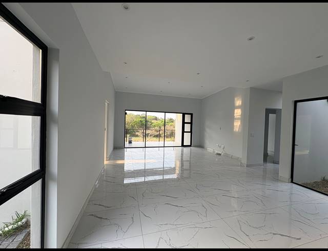 4 BEDROOM FREEHOLD FOR SALE IN TINLEY MANOR